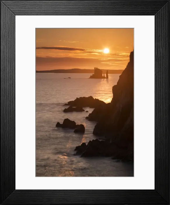 Framed Print : The Drongs sea stacks and sunset, Hillswick, Northmavine, Shetland Framed Print : The Drongs sea stacks and sunset, Hillswick, Northmavine, Shetland