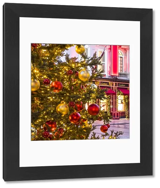 Christmas tree & Cartier store, New Bond Street, London, England, UK