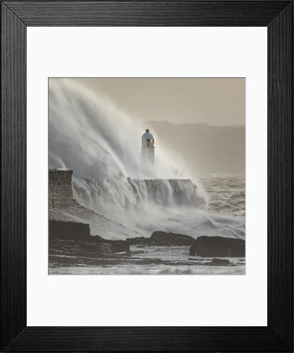 Framed Print : Porthcawl Lighthouse battered by Storm Ciara, Porthcawl, Mid Glamorgan, Wales