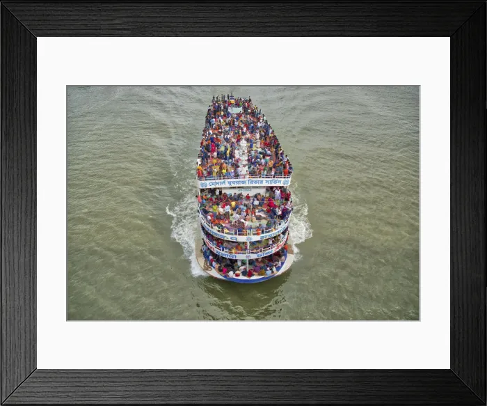 Framed Print : Millions of people are going to home for celebrate festival of Eid al-Fitr, Dhaka Framed Print : Millions of people are going to home for celebrate festival of Eid al-Fitr, Dhaka