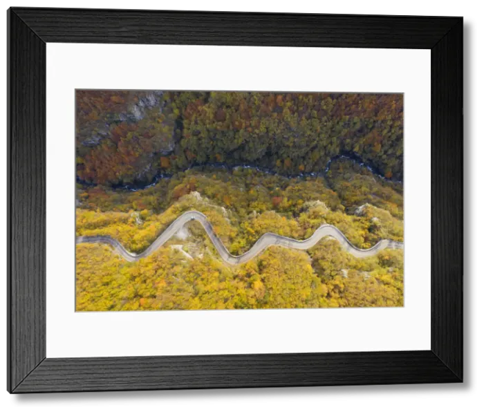 Framed Print : Apennine road, Tuscan-Emilian apennine national park, municipality of Ventasso Framed Print : Apennine road, Tuscan-Emilian apennine national park, municipality of Ventasso