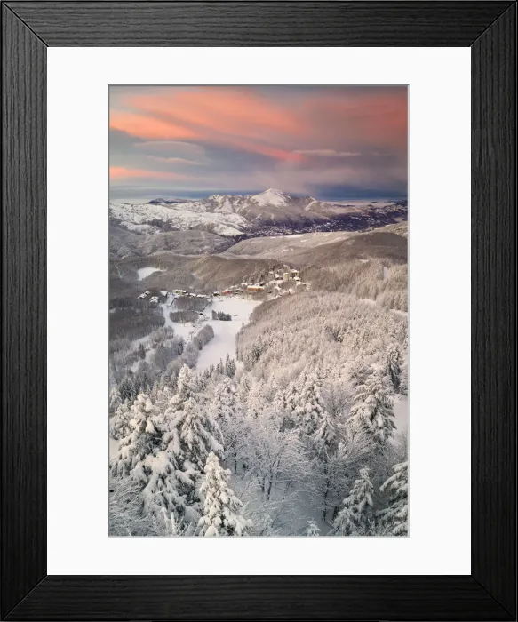 Framed Print : Mount Ventasso and Cerreto Laghi, Tuscan-Emilian apennine national park Framed Print : Mount Ventasso and Cerreto Laghi, Tuscan-Emilian apennine national park
