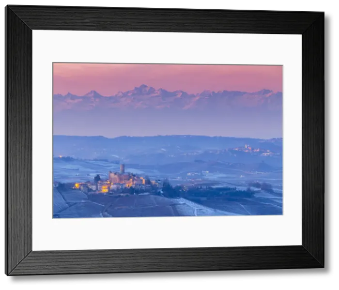 Framed Print : View of the town and castle of Castiglione Falletto from Serralunga d Framed Print : View of the town and castle of Castiglione Falletto from Serralunga d