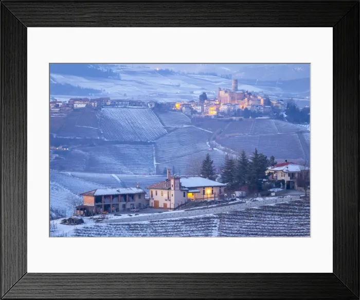 Framed Print : View of the town and castle of Castiglione Falletto from Serralunga d Framed Print : View of the town and castle of Castiglione Falletto from Serralunga d