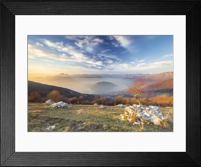 Framed Print : Sunset on Iseo Lake from Colmi of Sulzano viewpoint. Sulzano, Brescia district, Lombardy Framed Print : Sunset on Iseo Lake from Colmi of Sulzano viewpoint. Sulzano, Brescia district, Lombardy