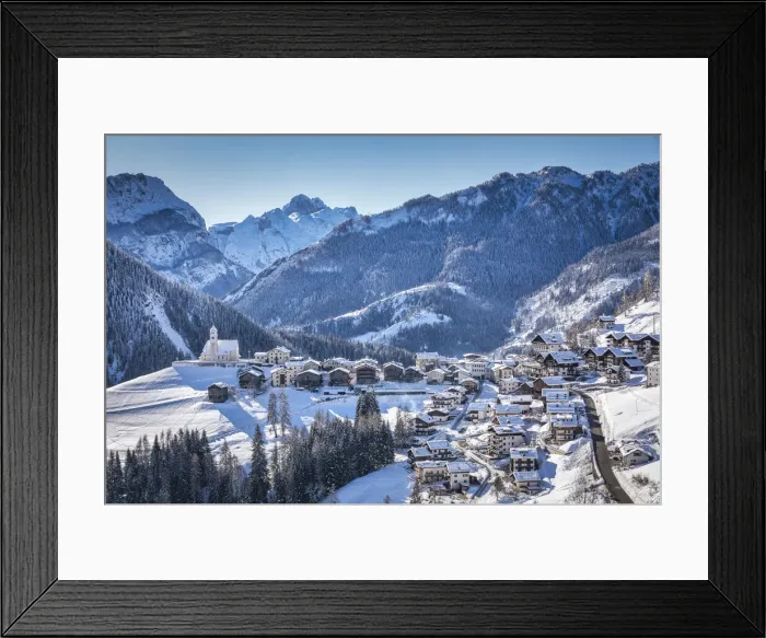 Framed Print : Italy, Veneto, Belluno, Agordino, alpine village of Colle Santa Lucia in winter