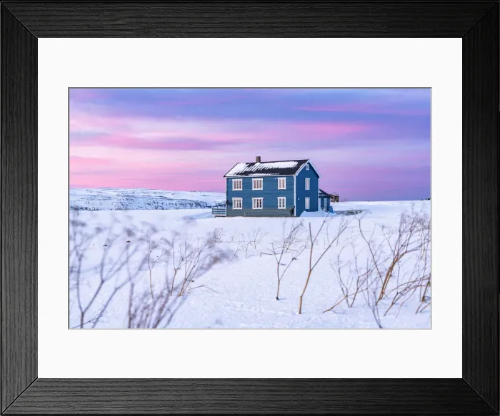 Framed Print : Isolated house in the snow under the pink arctic sunset, Veines, Kongsfjord Framed Print : Isolated house in the snow under the pink arctic sunset, Veines, Kongsfjord