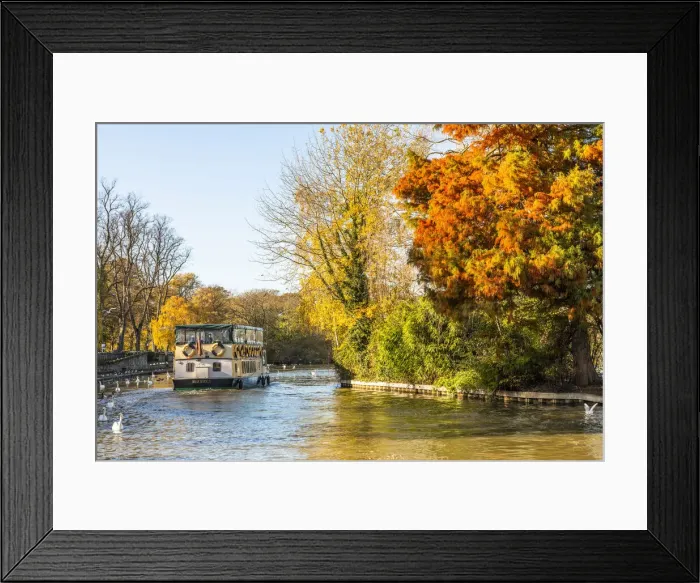 Framed Print : A boat on the River Thames, Windsor, Berkshire, United Kingdom Framed Print : A boat on the River Thames, Windsor, Berkshire, United Kingdom