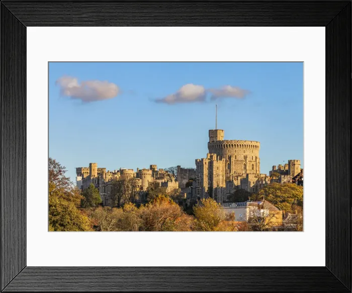 Framed Print : Windsor Castle and River Thames, Windsor, Berkshire, United Kingdom Framed Print : Windsor Castle and River Thames, Windsor, Berkshire, United Kingdom