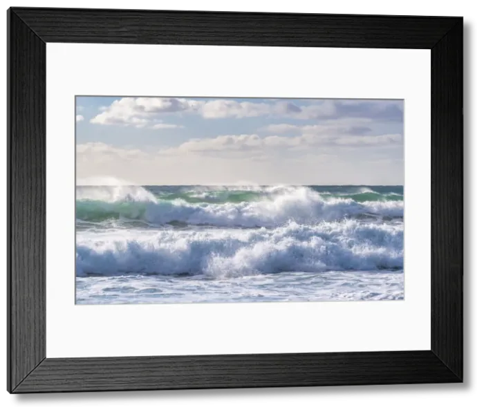 Framed Print : Incoming waves on the North Cornish coast, Boobys Bay, Cornwall, England Framed Print : Incoming waves on the North Cornish coast, Boobys Bay, Cornwall, England