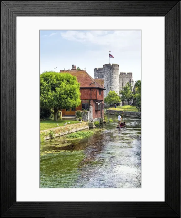 Framed Print : Punting on the River Stour towards Westgate Towers, Canterbury, Kent, England Framed Print : Punting on the River Stour towards Westgate Towers, Canterbury, Kent, England