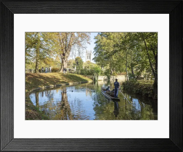 Framed Print : Punting in Oxford, Oxfordshire, England, UK Framed Print : Punting in Oxford, Oxfordshire, England, UK