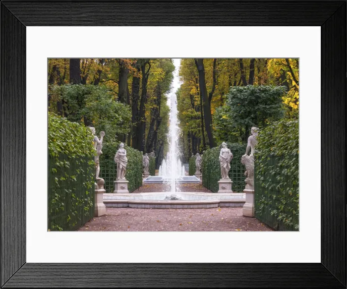 Framed Print : Statues and fountains of the Summer Garden (Letniy sad) in autumn, Saint Petersburg Framed Print : Statues and fountains of the Summer Garden (Letniy sad) in autumn, Saint Petersburg