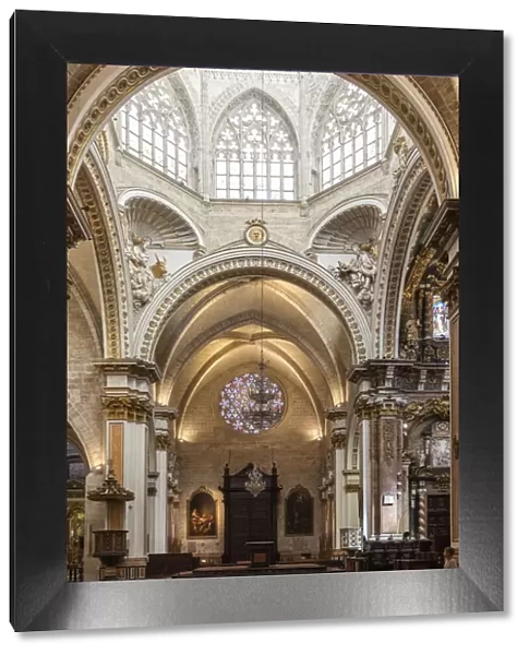 Spain, Comunidad Valenciana, Valencia, Lateral view of the cross vault of the Cathedral