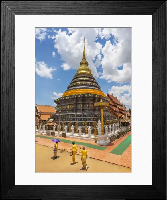 Framed Print : Thailand, Lampang, Wat Phrathat Lampang Luang, women walking infront of chedi Framed Print : Thailand, Lampang, Wat Phrathat Lampang Luang, women walking infront of chedi
