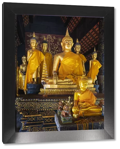 Thailand, Lampang, Wat Phrathat Lampang Luang, golden buddhas