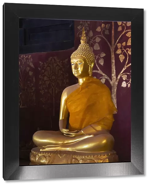 Thailand, Lampang, Wat Phrathat Lampang Luang, golden buddha
