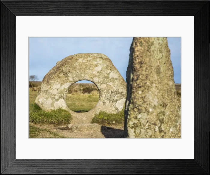 Framed Print : Men-an-Tol, Cornwall, England, UK Framed Print : Men-an-Tol, Cornwall, England, UK