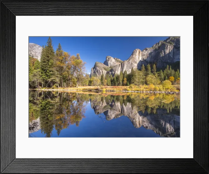 Framed Print : Yosemite Valley reflected in the calm waters of the River Merced at Valley View Framed Print : Yosemite Valley reflected in the calm waters of the River Merced at Valley View