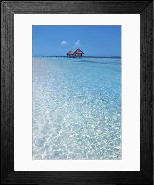 Framed Print : Tourist resort in tropical lagoon - Maldives, Haa Alifu Atoll Framed Print : Tourist resort in tropical lagoon - Maldives, Haa Alifu Atoll