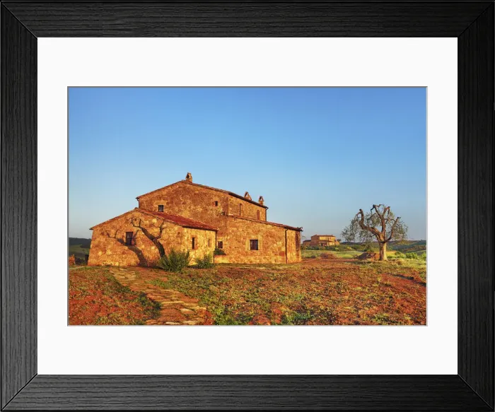 Framed Print : Farm house in Tuscany - Italy, Tuscany, Siena, Val d Orcia, Pienza, south of Framed Print : Farm house in Tuscany - Italy, Tuscany, Siena, Val d Orcia, Pienza, south of
