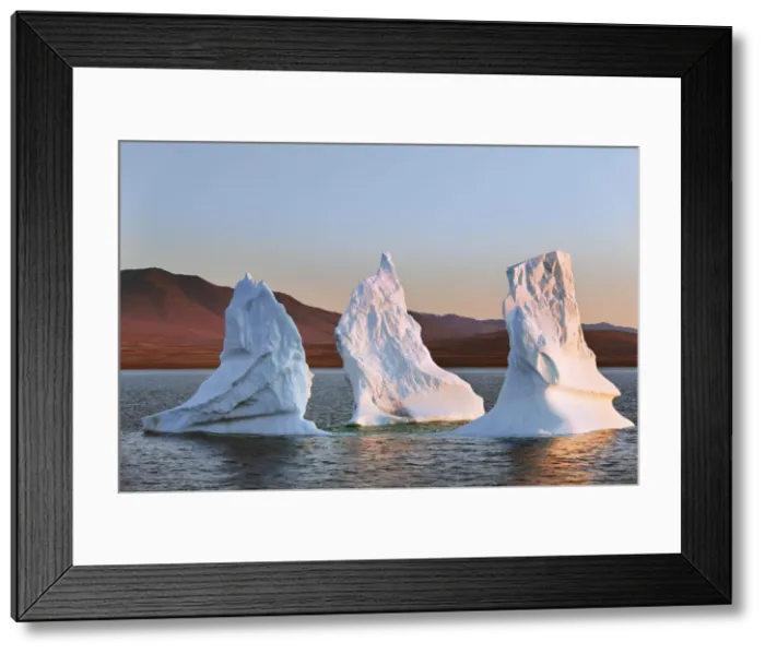 Framed Print : Iceberg stranded - Greenland, Northeast Greenland National Park, Mackenzie Bay, Myggbukta Framed Print : Iceberg stranded - Greenland, Northeast Greenland National Park, Mackenzie Bay, Myggbukta