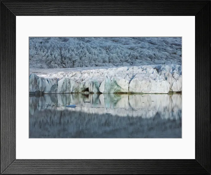 Framed Print : Glacier brim of Fjallsjoekull glacier - Iceland, Eastern Region, Fjallsarlon - Vatnajokull National Park Framed Print : Glacier brim of Fjallsjoekull glacier - Iceland, Eastern Region, Fjallsarlon - Vatnajokull National Park