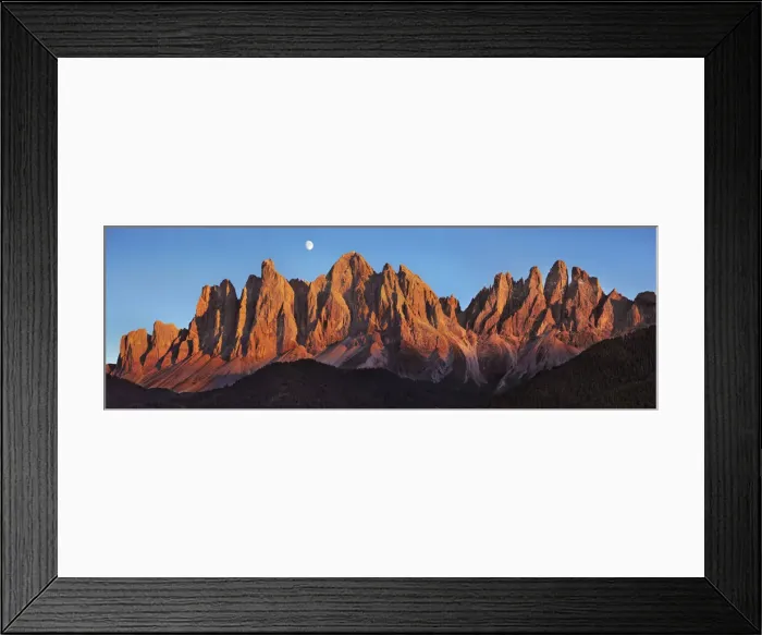 Framed Print : Geisler Peaks with full moon - Italy, Trentino-Alto Adige, South Tyrol Framed Print : Geisler Peaks with full moon - Italy, Trentino-Alto Adige, South Tyrol
