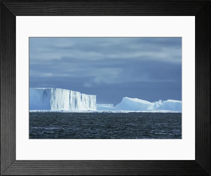 Framed Print : Tabular iceberg in Weddell Sea - Antarctica, Weddell Sea, Queen Maud Land, Ekstrom Ice Shelf, Atka Bay Framed Print : Tabular iceberg in Weddell Sea - Antarctica, Weddell Sea, Queen Maud Land, Ekstrom Ice Shelf, Atka Bay