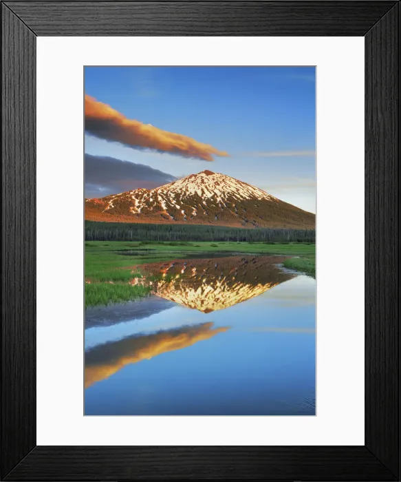 Framed Print : Forest pond am Sparks Lake with Mount Bachelor - USA, Oregon, Deschutes, Cascade Lakes Framed Print : Forest pond am Sparks Lake with Mount Bachelor - USA, Oregon, Deschutes, Cascade Lakes