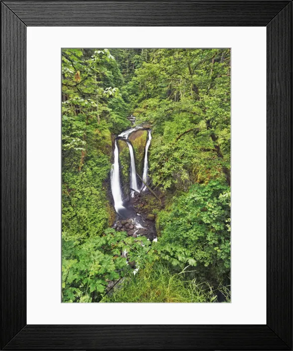 Framed Print : Waterfall Triple Falls in Pacific rainforest - USA, Oregon, Multnomah, Oneonta Creek Framed Print : Waterfall Triple Falls in Pacific rainforest - USA, Oregon, Multnomah, Oneonta Creek