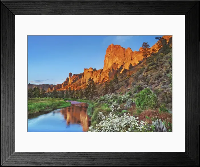 Framed Print : Mountain impression am Crooked River in Smith Rocks - USA, Oregon, Deschutes Framed Print : Mountain impression am Crooked River in Smith Rocks - USA, Oregon, Deschutes