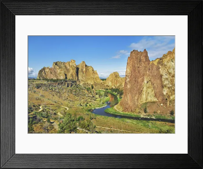 Framed Print : Mountain impression Smith Rocks and Crooked River - USA, Oregon, Deschutes Framed Print : Mountain impression Smith Rocks and Crooked River - USA, Oregon, Deschutes