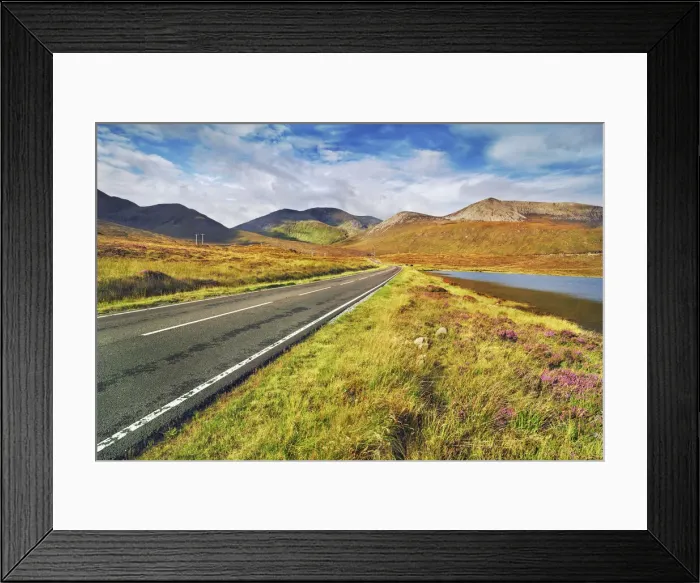 Framed Print : Countryside street at Loch Ainot - United Kingdom, Scotland, Inner Hebrides, Skye, Strath Framed Print : Countryside street at Loch Ainot - United Kingdom, Scotland, Inner Hebrides, Skye, Strath