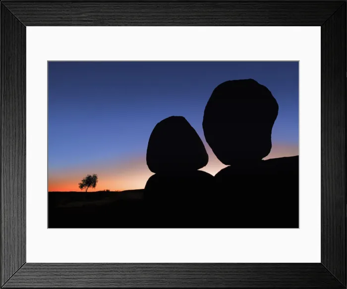 Framed Print : Rock formation at Devils Marbles - Australia, Northern Territory, Devils Marbles Framed Print : Rock formation at Devils Marbles - Australia, Northern Territory, Devils Marbles