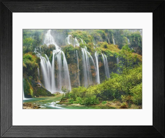 Framed Print : Waterfall in autumnal deciduous forest - Croatia, Lika-Senj Framed Print : Waterfall in autumnal deciduous forest - Croatia, Lika-Senj