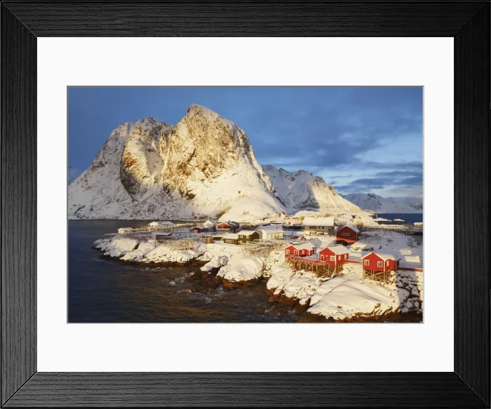 Framed Print : Frosty mountains and fishing huts on Hamnoya - Norway, Nordland, Lofoten, Moskenesoya Framed Print : Frosty mountains and fishing huts on Hamnoya - Norway, Nordland, Lofoten, Moskenesoya