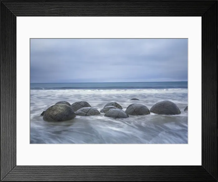 Framed Print : Rock formation Moeraki Boulders - New Zealand, South Island, Otago, Waitaki Framed Print : Rock formation Moeraki Boulders - New Zealand, South Island, Otago, Waitaki