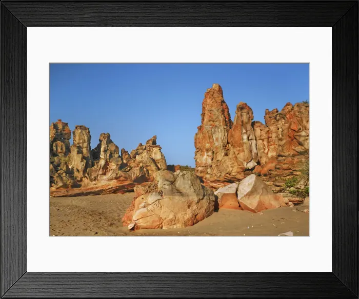 Framed Print : Cliff landscape near Barn Hill Outstation - Australia, Western Australia, Kimberley Framed Print : Cliff landscape near Barn Hill Outstation - Australia, Western Australia, Kimberley