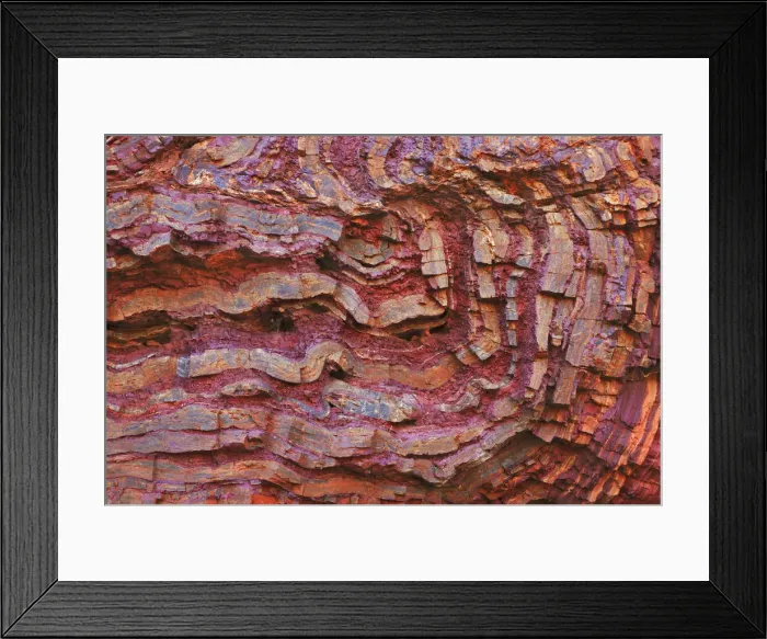 Framed Print : Stone structure in Hamersley Gorge - Australia, Western Australia, Pilbara Framed Print : Stone structure in Hamersley Gorge - Australia, Western Australia, Pilbara