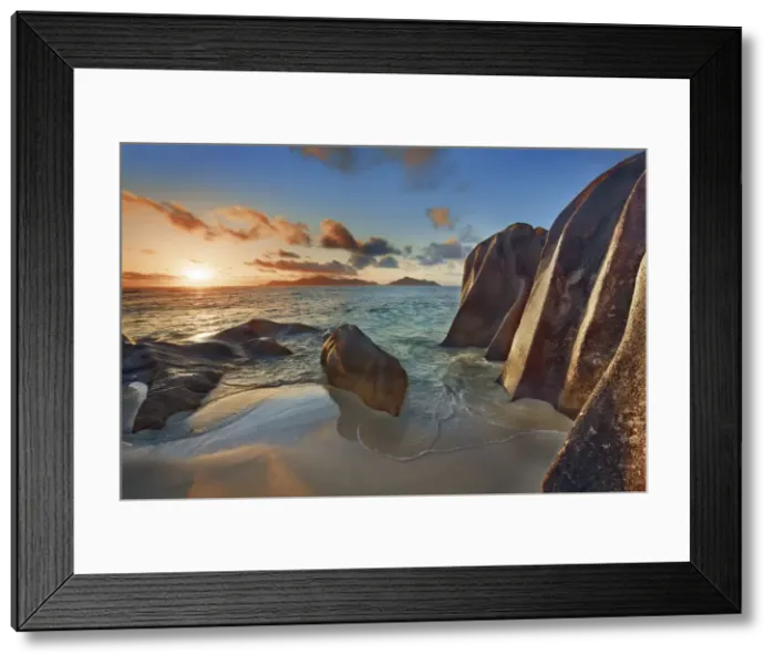 Framed Print : Rock formation at Anse Source d Argent - Seychelles, La Digue