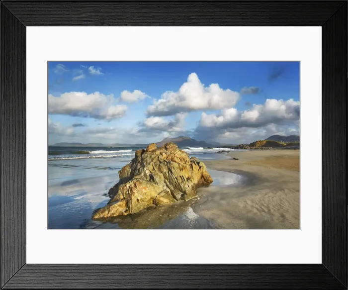 Framed Print : Beach impression with rocks - Ireland, Galway, Tully, Whitestrand Framed Print : Beach impression with rocks - Ireland, Galway, Tully, Whitestrand