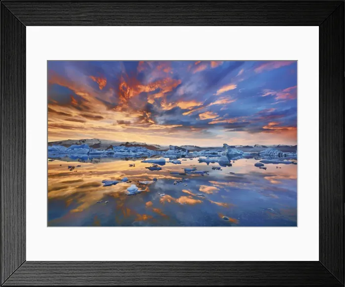 Framed Print : Glacier lagoon Joekulsarlon with drift ice and Vatnajoekull - Iceland, Eastern Region Framed Print : Glacier lagoon Joekulsarlon with drift ice and Vatnajoekull - Iceland, Eastern Region