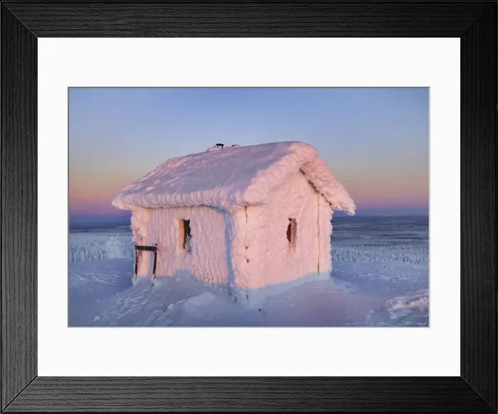 Framed Print : Mountain hut ice covered - Finland, Northern Ostrobothnia, Ruka, Valtavaara - Lapland Framed Print : Mountain hut ice covered - Finland, Northern Ostrobothnia, Ruka, Valtavaara - Lapland