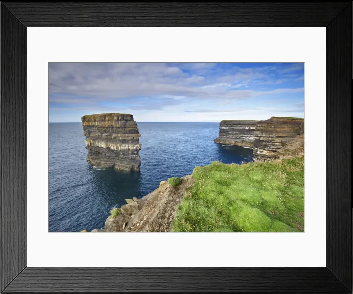 Framed Print : Cliff landscape with rock tower - Ireland, Mayo, Ballycastle, Downpatrick Head Framed Print : Cliff landscape with rock tower - Ireland, Mayo, Ballycastle, Downpatrick Head