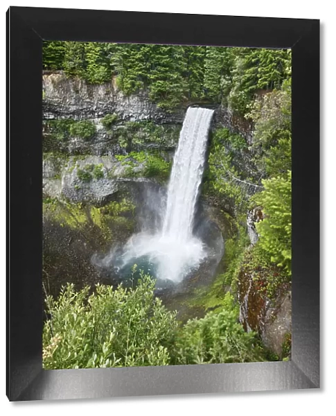 Waterfall Brandywine Falls - Canada, British Columbia, Squamish-Lillooet, Whistler