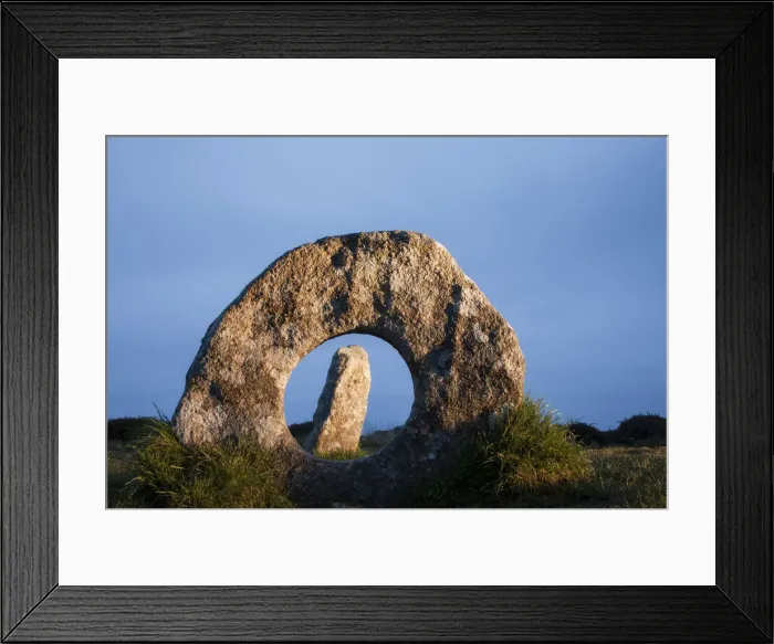Framed Print : Men-an Tol, Madron, Cornwall, England Framed Print : Men-an Tol, Madron, Cornwall, England