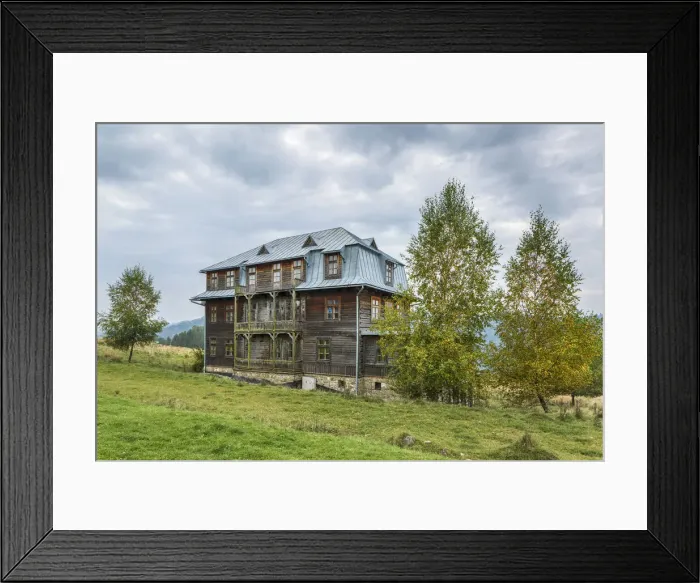 Framed Print : Abandoned wooden house, Osada Czorsztyn, Kluszkowce, Poland Framed Print : Abandoned wooden house, Osada Czorsztyn, Kluszkowce, Poland