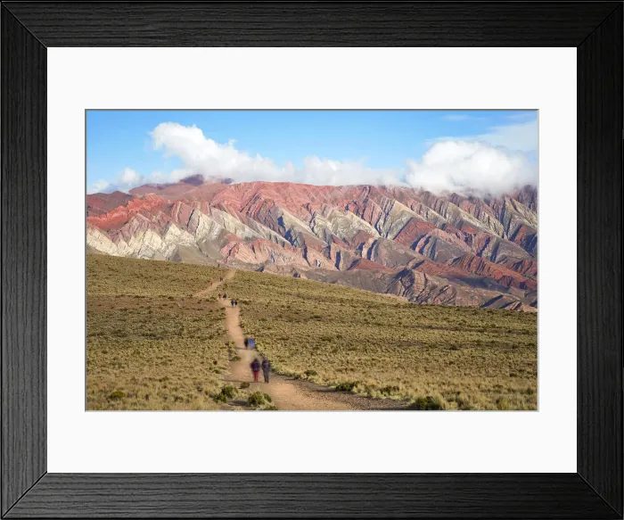 Framed Print : People walking along the path to the Hornocal (Mountain of 14 colours) Framed Print : People walking along the path to the Hornocal (Mountain of 14 colours)
