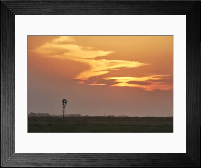 Framed Print : A windimill at sunset in the Argentine pampas, Las Flores, Argentina Framed Print : A windimill at sunset in the Argentine pampas, Las Flores, Argentina
